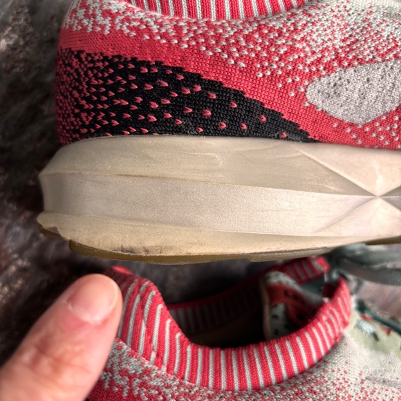 Brooks Levitate 2 Sneakers Size 8 - Picture 14 of 16